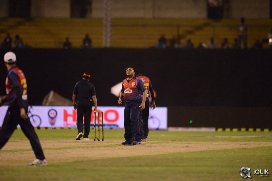 CCL-5-Telugu-Warriors-vs-Bengal-Tigers-Match-Photos